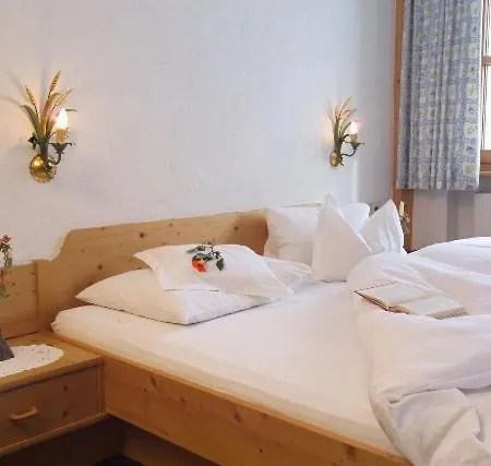 Almrausch Boutique Chalet Lech am Arlberg