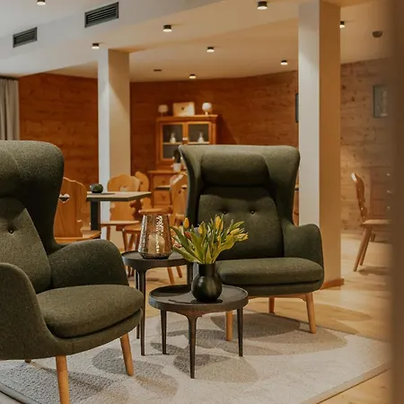 Almrausch Boutique Chalet Лех