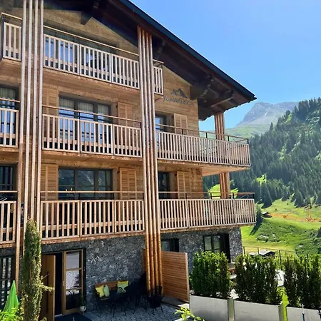 Almrausch Boutique Chalet Bed and Breakfast 3*