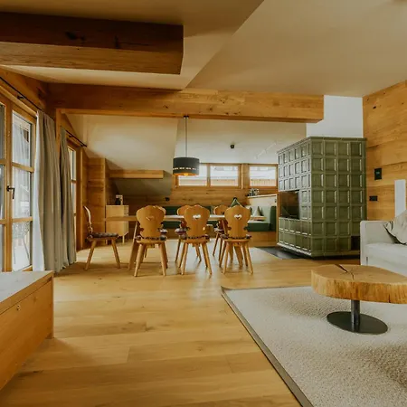 Almrausch Boutique Chalet Bed and Breakfast