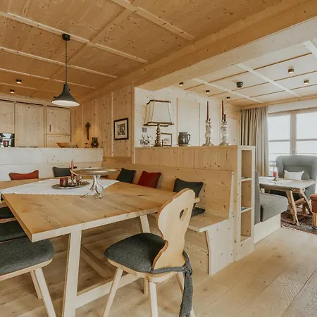 Bed and Breakfast Almrausch Boutique Chalet