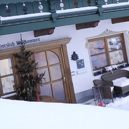 Almrausch Boutique Chalet Bed and Breakfast Lech am Arlberg